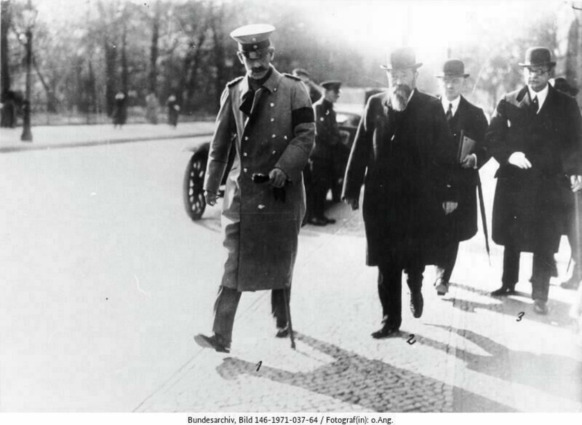 © BArch, Bild 146-1971-037-64 / o. Ang.