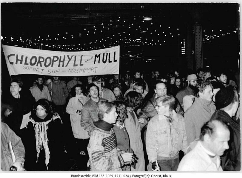 Berlin, Montagsdemonstration, Umweltschutz © BArch, Bild 183-1989-1211-024 / Klaus Oberst