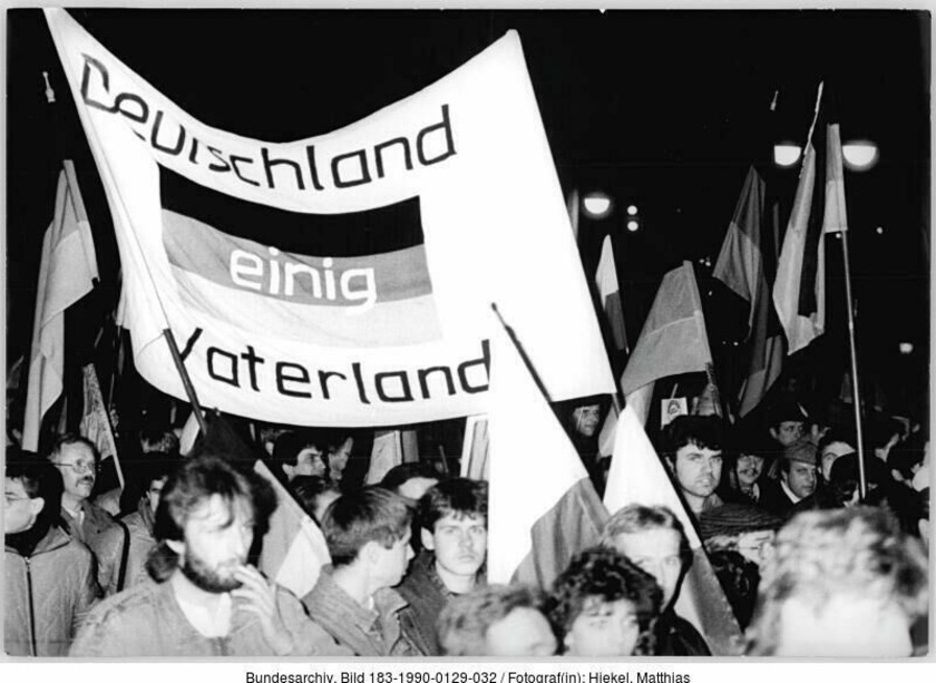 Dresden, Montagsdemonstration © BArch, Bild 183-1990-0129-032 / Matthias Hiekel