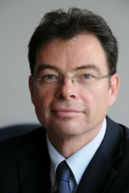 Dr. Andreas H. Apelt